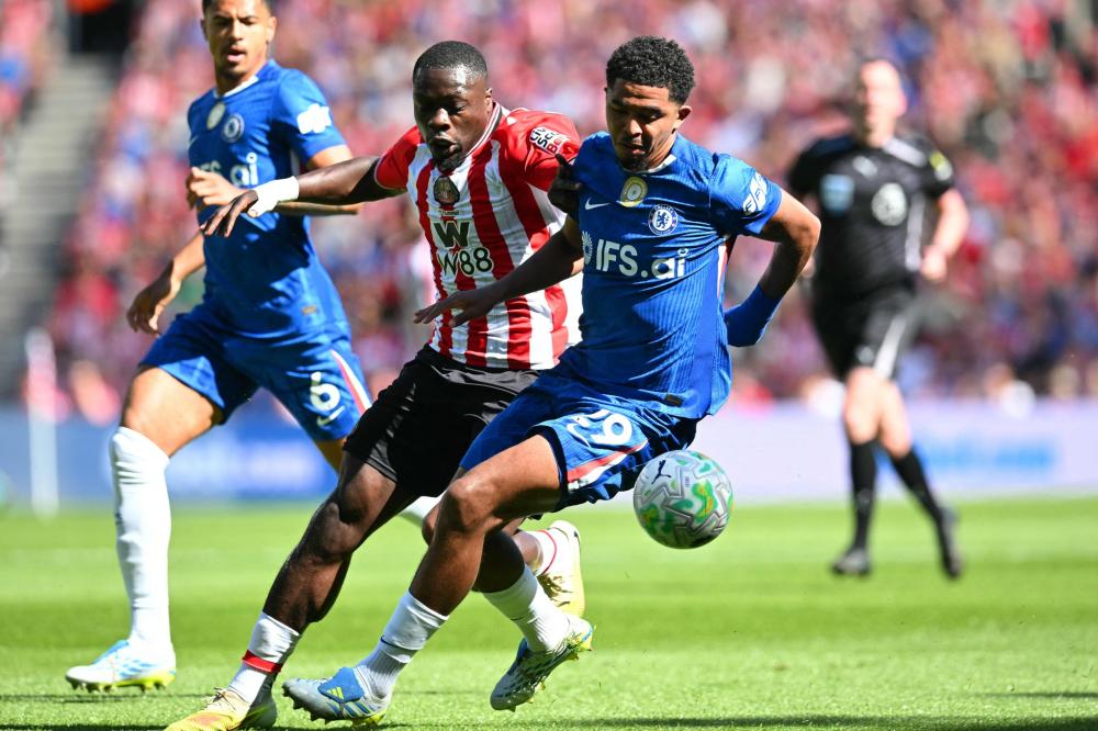 橄榄球传奇阿德里安彼得森职业生涯精彩瞬间全解析